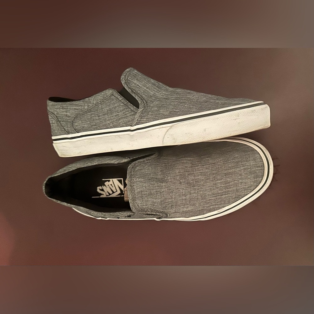 🛹 Vans Slip Ons Charcoal. Size 8